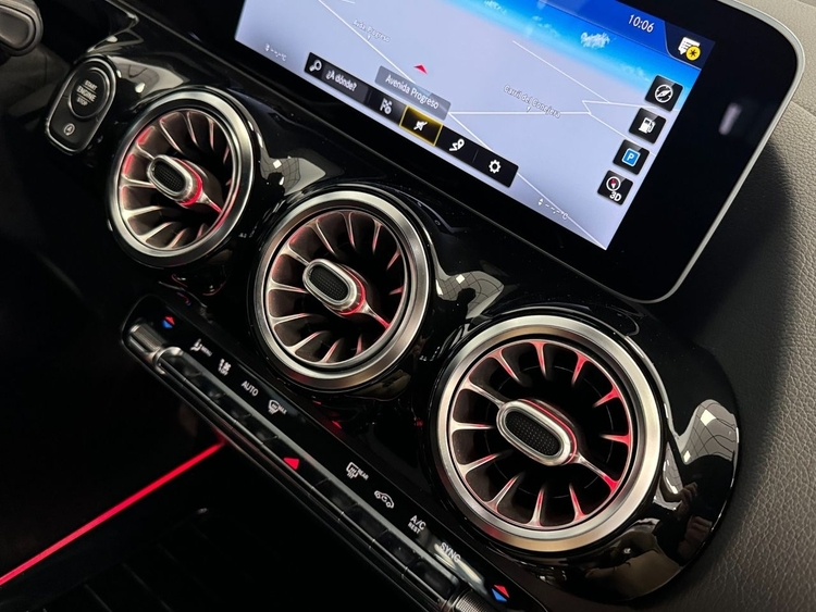 Mercedes GLA GLA 200 foto 32