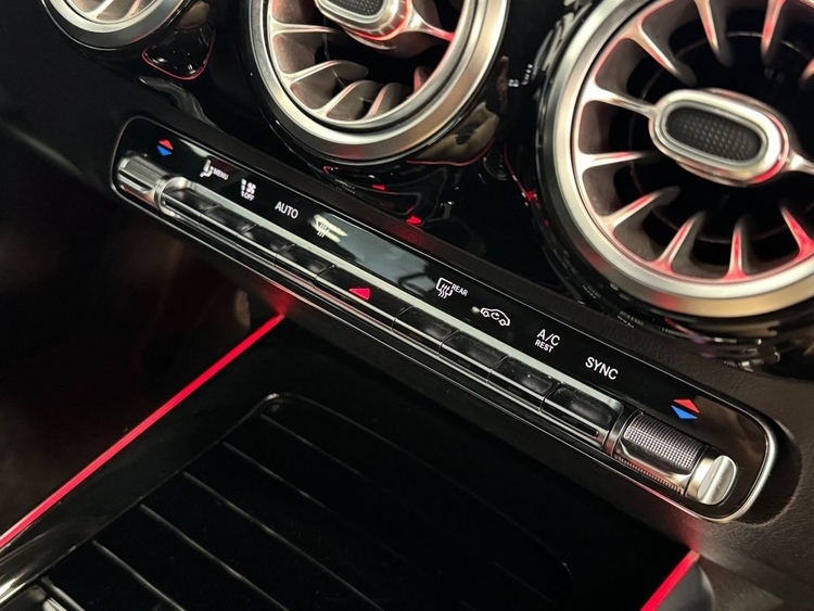 Mercedes GLA GLA 200 foto 33