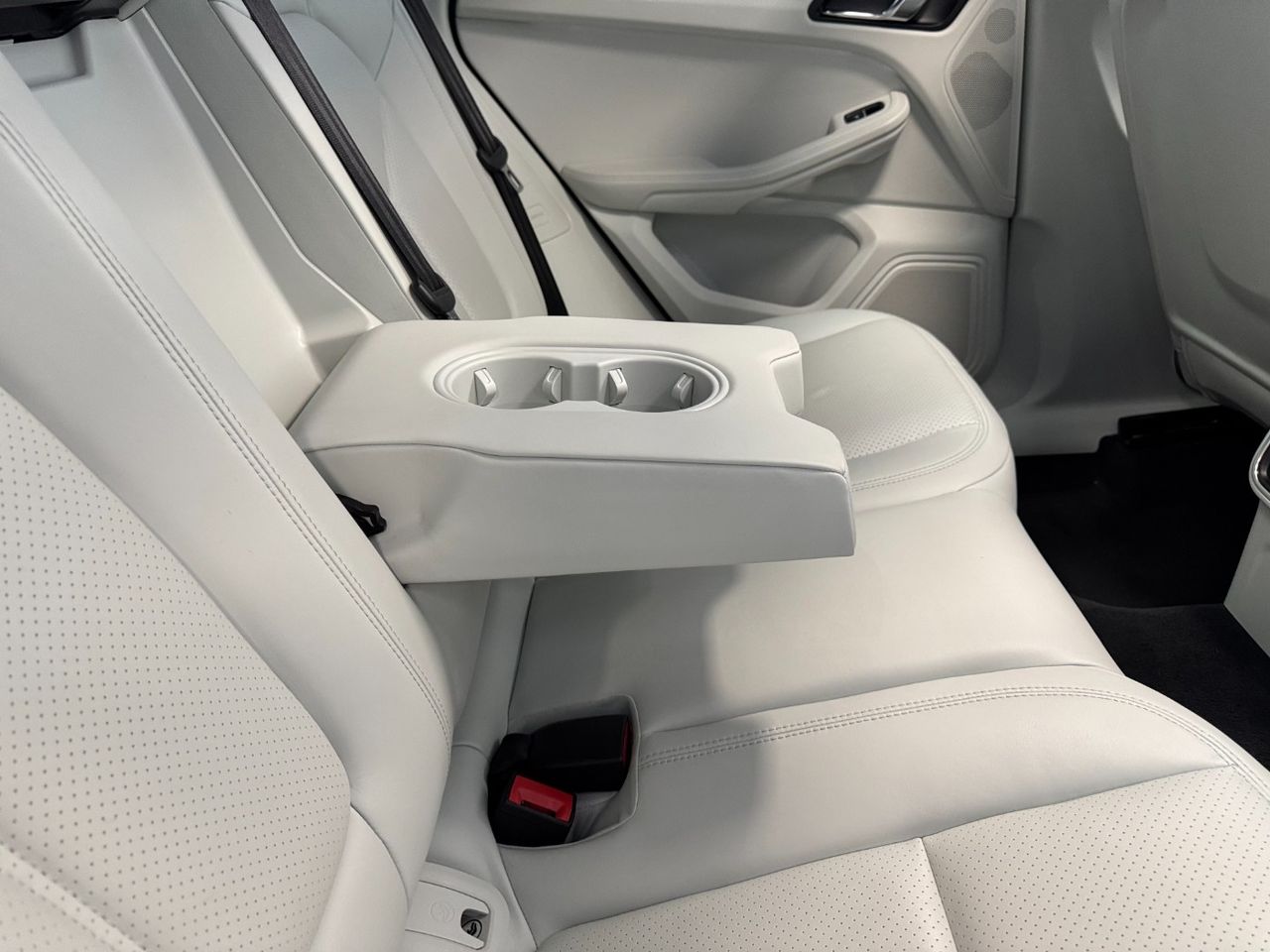 Porsche Macan MACAN  miniatura 48