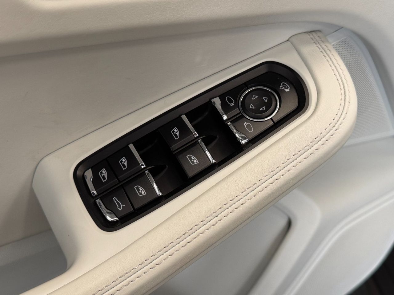 Porsche Macan MACAN  foto 16