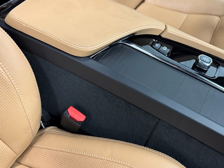 Volvo XC90 INSCRIPTION AUTO AWD B5 D foto 35