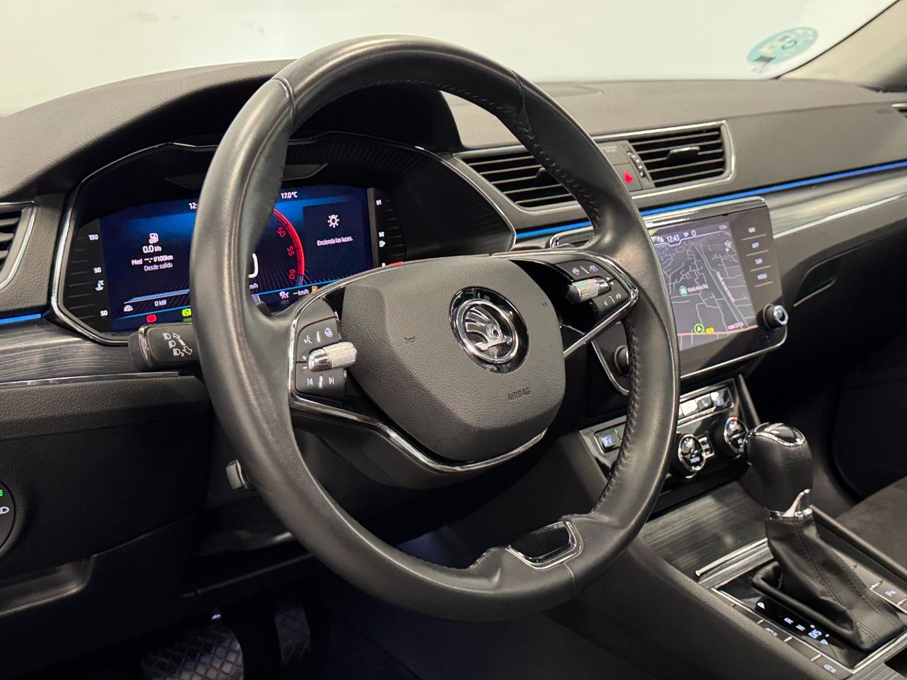 Skoda Superb COMBI STYLE 2.0TDI 200CV DSG miniatura 25