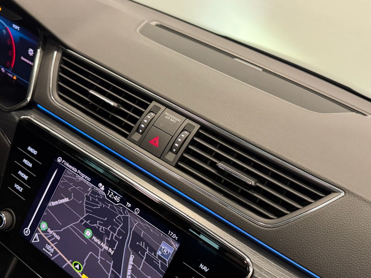 Skoda Superb COMBI STYLE 2.0TDI 200CV DSG miniatura 35