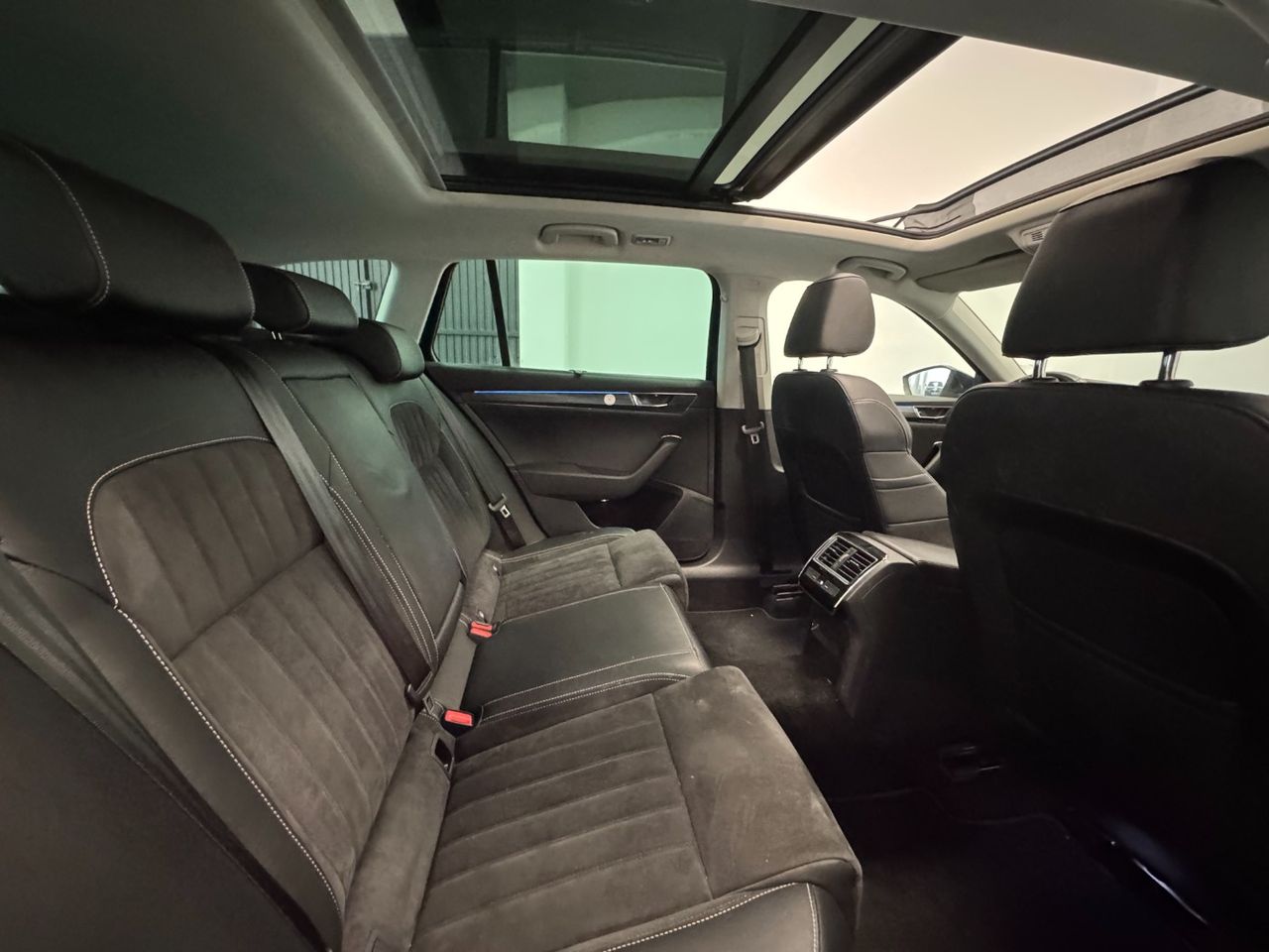 Skoda Superb COMBI STYLE 2.0TDI 200CV DSG miniatura 42