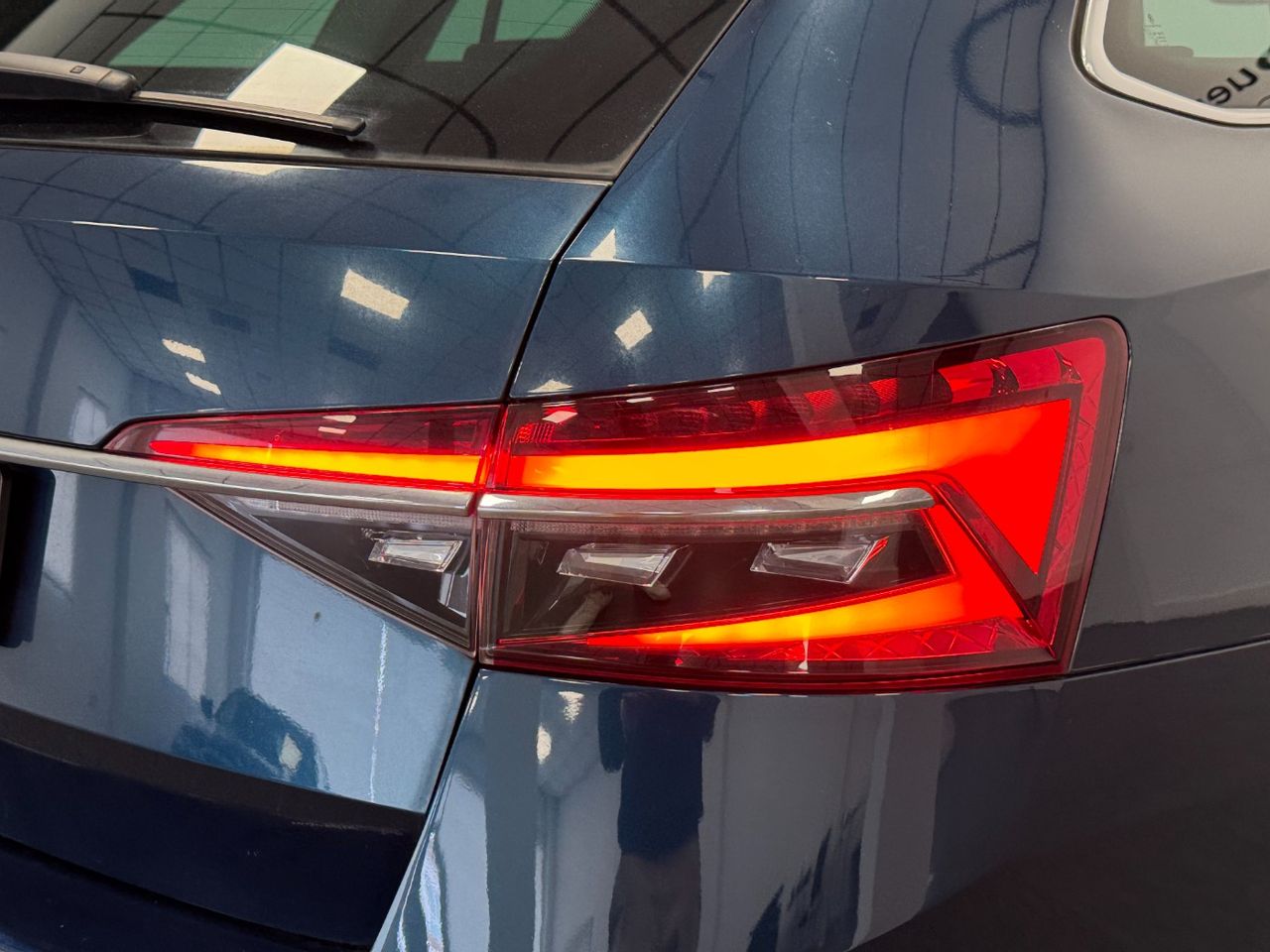 Skoda Superb COMBI STYLE 2.0TDI 200CV DSG miniatura 43