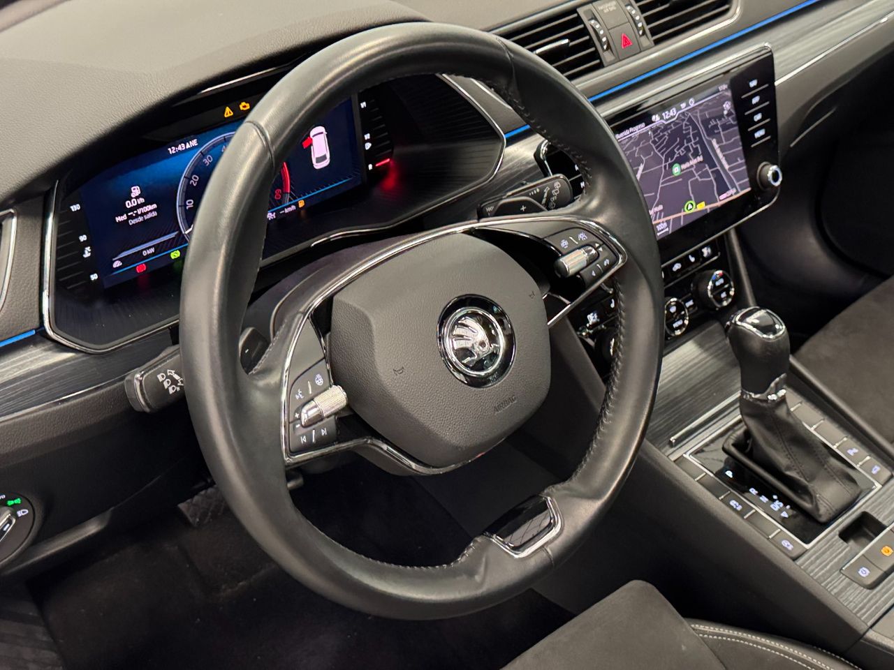 Skoda Superb COMBI STYLE 2.0TDI 200CV DSG foto 24