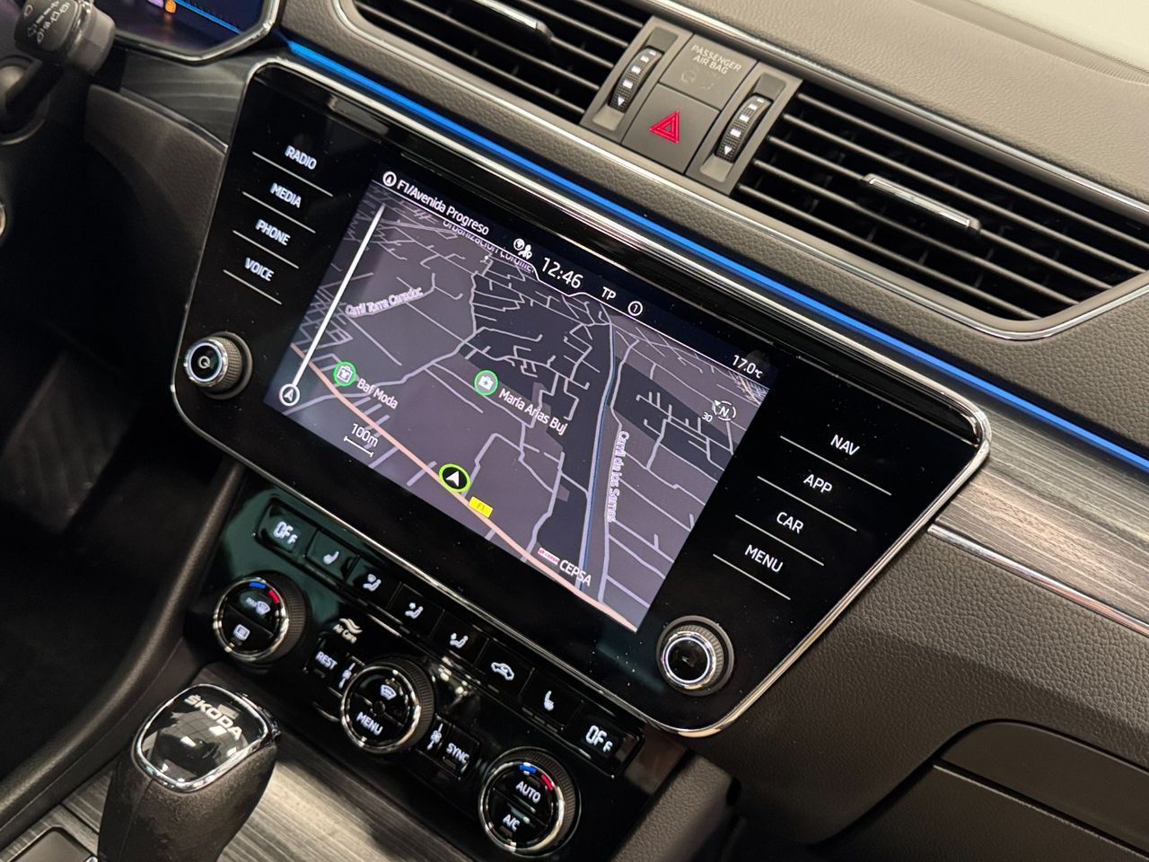 Skoda Superb COMBI STYLE 2.0TDI 200CV DSG foto 36