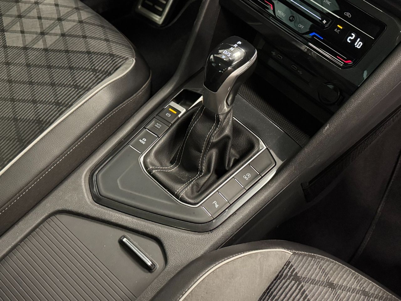 Volkswagen Tiguan R-LINE DSG miniatura 27