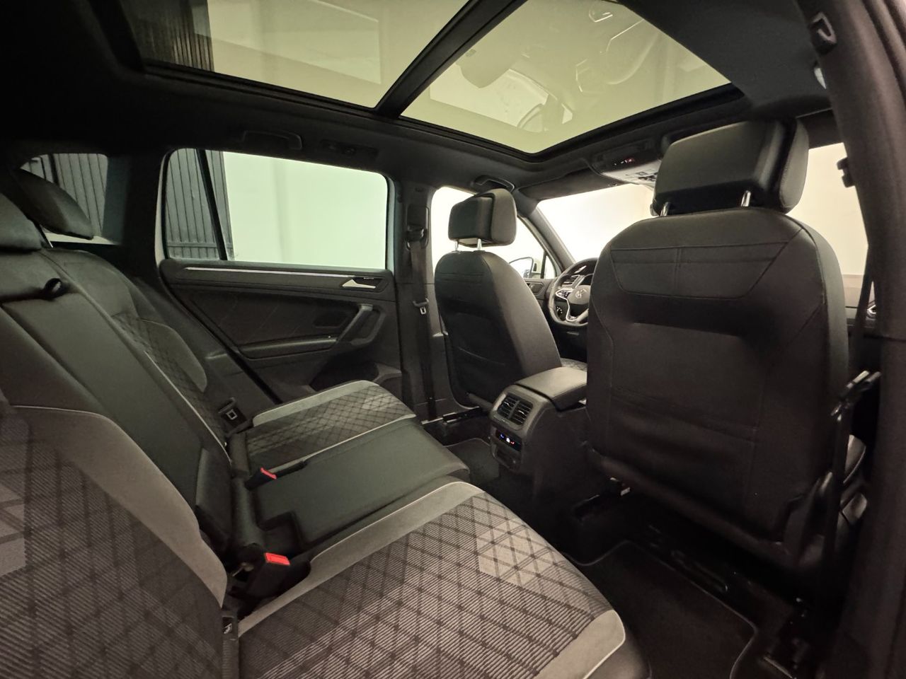 Volkswagen Tiguan R-LINE DSG miniatura 28