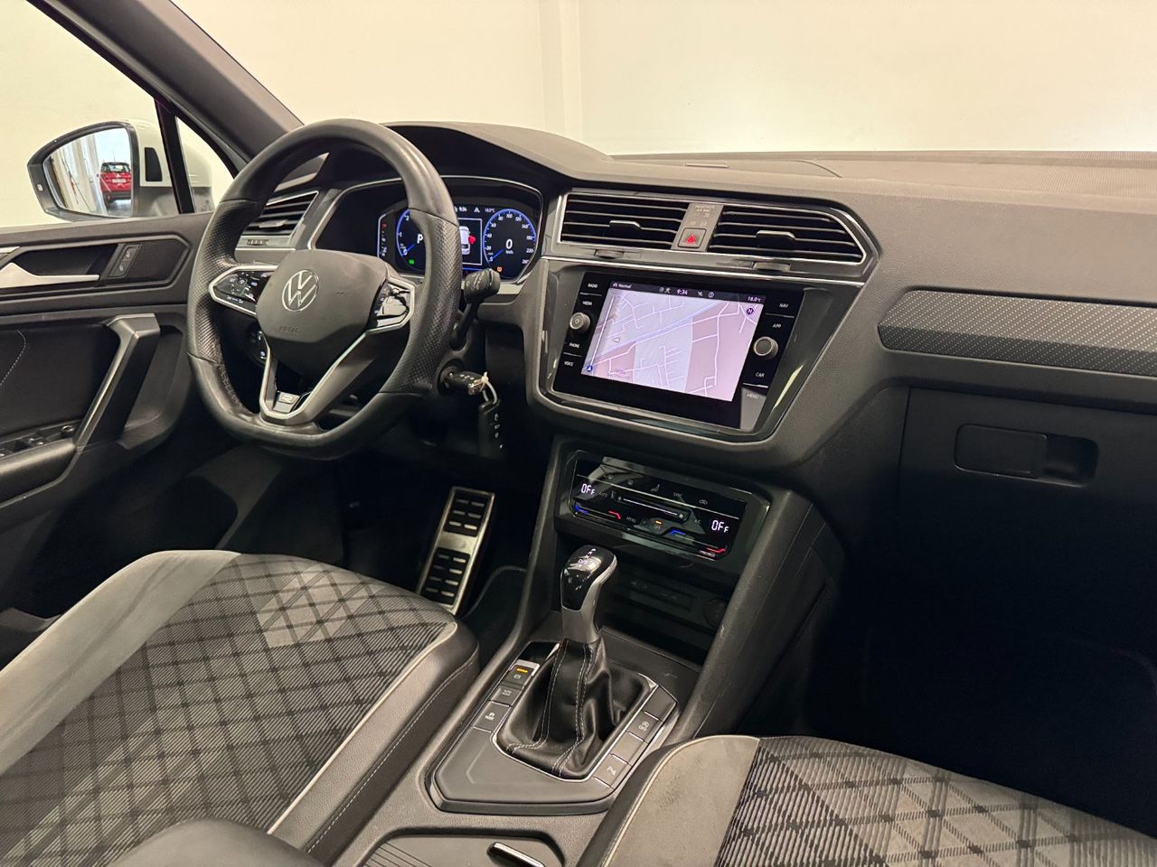 Volkswagen Tiguan R-LINE DSG miniatura 9