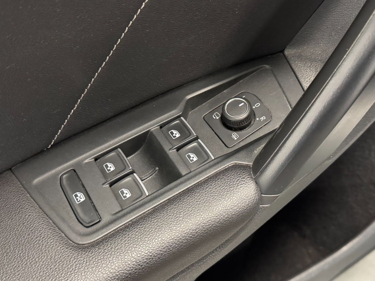 Volkswagen Tiguan R-LINE DSG miniatura 11