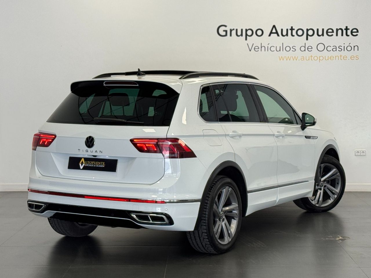 Volkswagen Tiguan R-LINE DSG foto 4