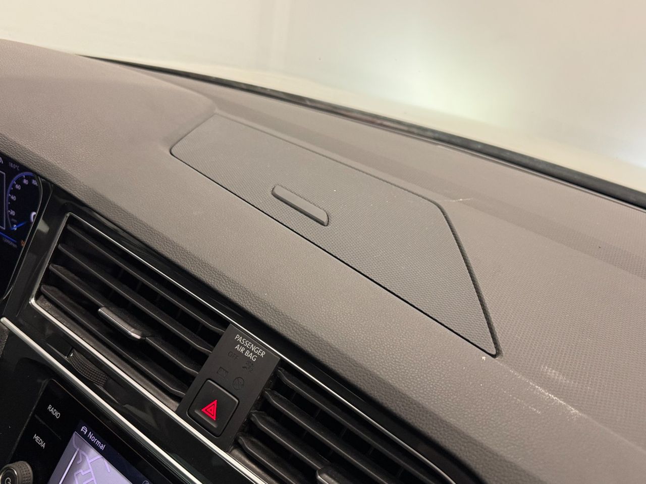 Volkswagen Tiguan R-LINE DSG foto 22