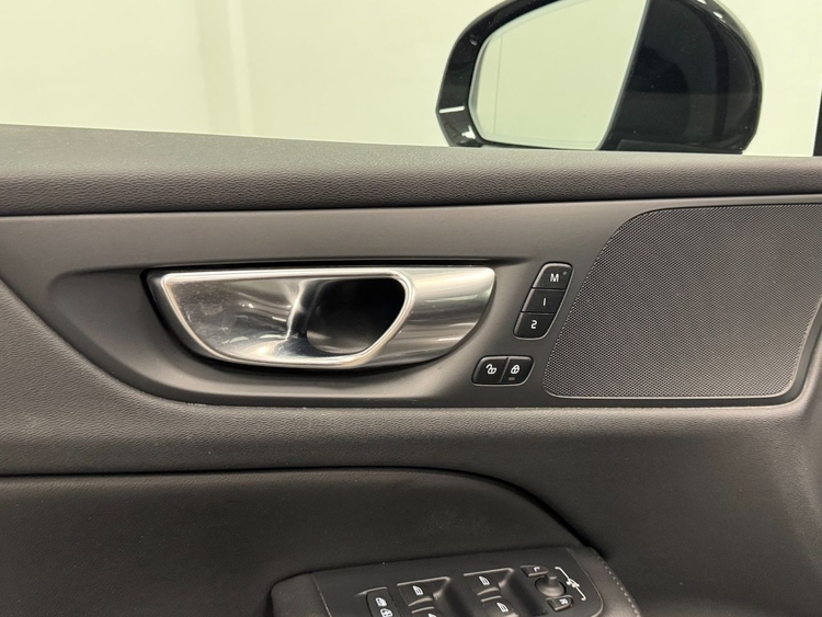Volvo V60 PLUS DARK AUTO 2.0 B4 D foto 16