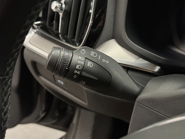 Volvo V60 PLUS DARK AUTO 2.0 B4 D foto 20
