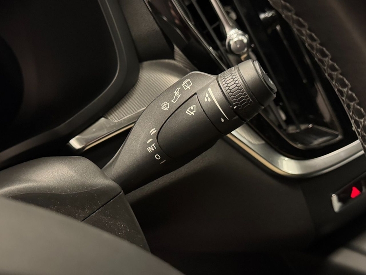 Volvo V60 PLUS DARK AUTO 2.0 B4 D foto 21