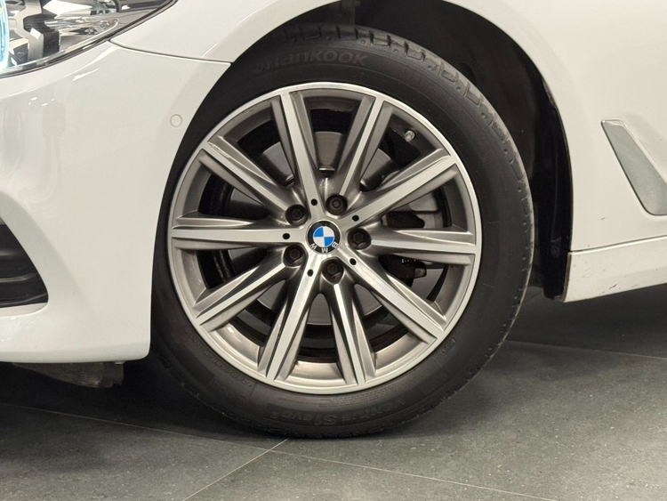 BMW Serie 5 520D  foto 46