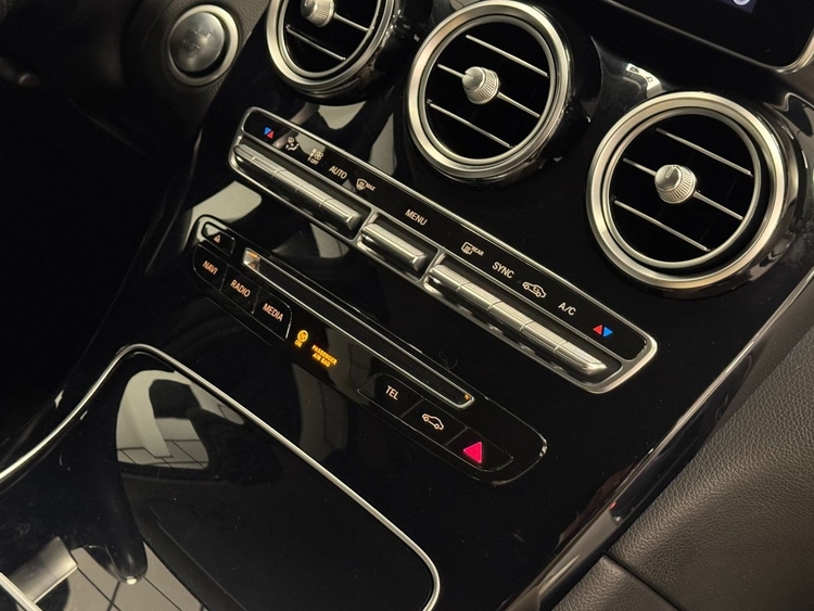 Mercedes Clase GLC AMG 220D 4MATIC  foto 37