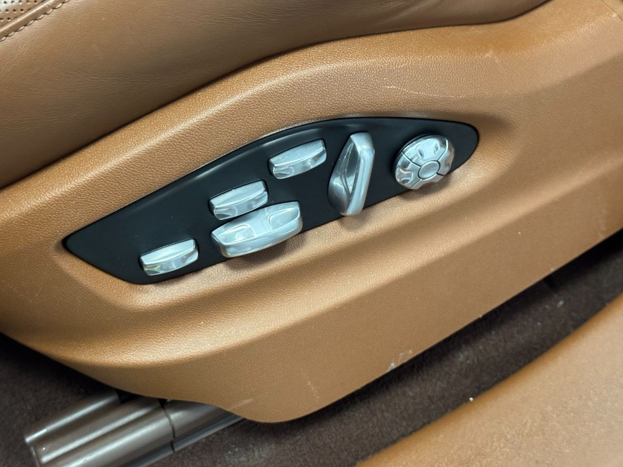 Porsche Cayenne CAYENNE E-HYBRID  foto 21