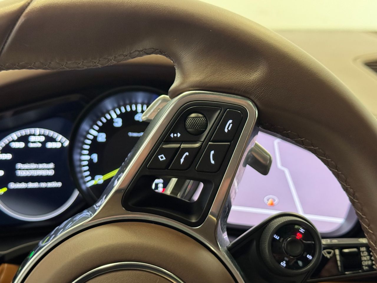 Porsche Cayenne CAYENNE E-HYBRID  foto 25