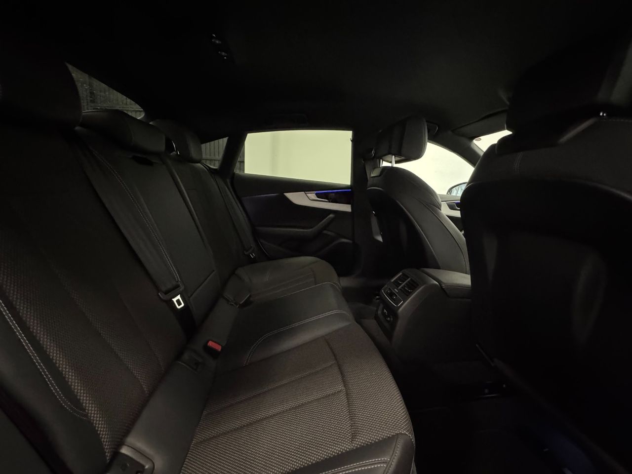 Audi A5 35TDI BLACK LINE S-TRONIC foto 42