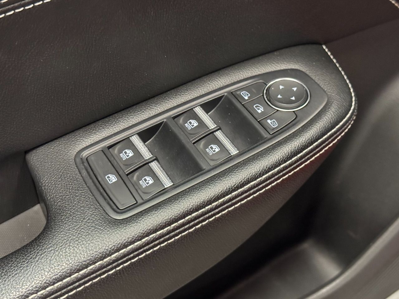 Renault Arkana TECHNO E-TECH miniatura 17