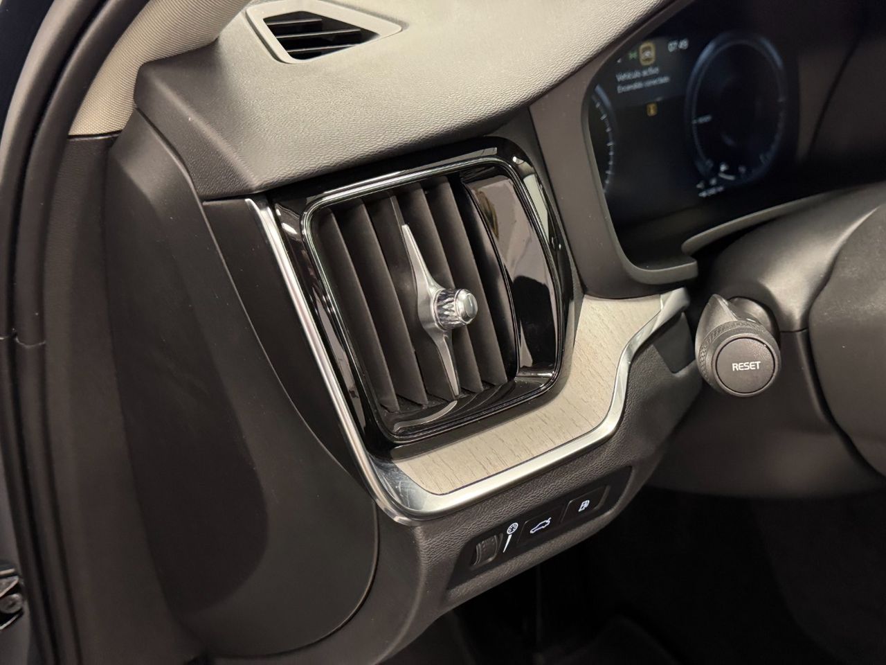 Volvo V60 T6 AWD RECHARGE INSCRIPTION miniatura 17