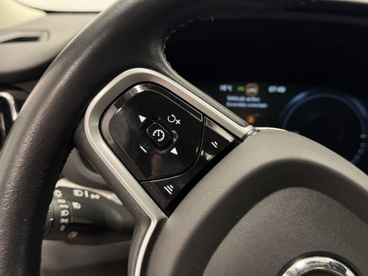 Volvo V60 T6 AWD RECHARGE INSCRIPTION miniatura 23