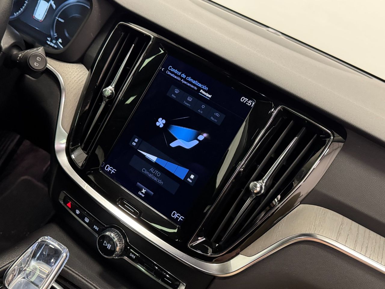 Volvo V60 T6 AWD RECHARGE INSCRIPTION miniatura 32