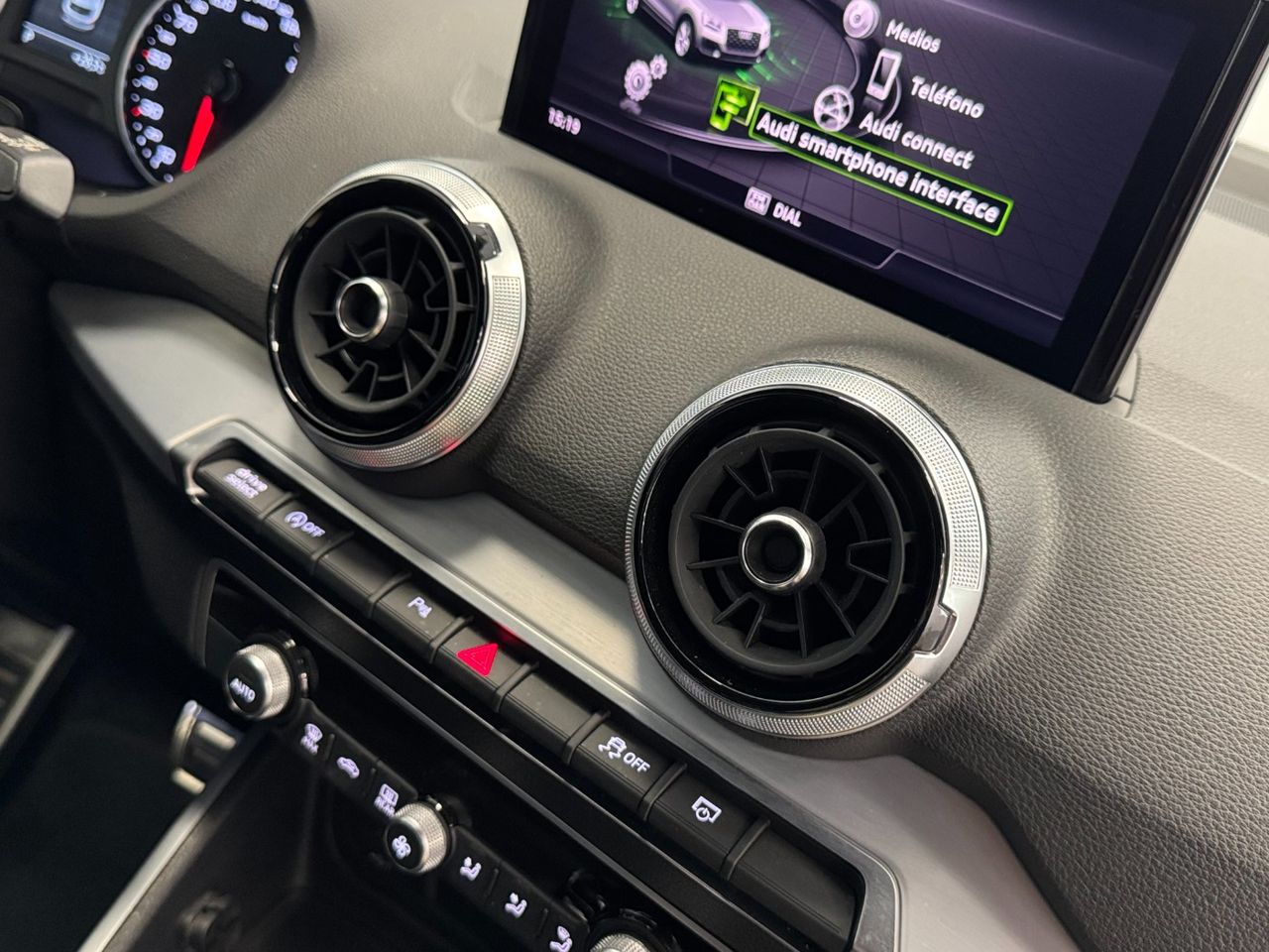 Audi Q2 S-LINE 35TFSI S-TRONIC miniatura 35