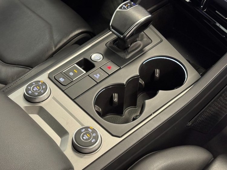 Volkswagen Touareg PREMIUM ELEGANCE  3.0 V6 TIP 4MOTION foto 40