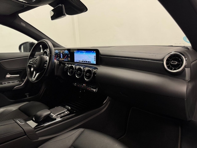 Mercedes CLA 200D foto 13