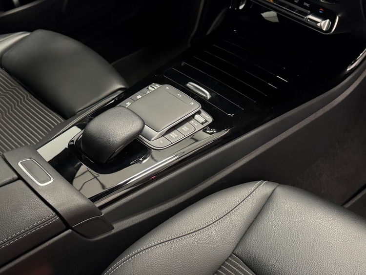 Mercedes CLA 200D foto 40