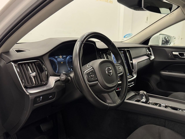 Volvo V60 2.0 B4 D MOMENTUM PRO AUTO foto 13