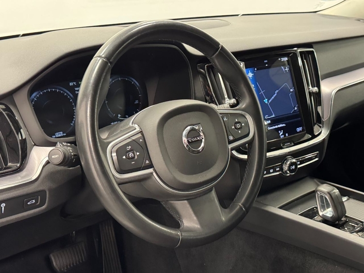 Volvo V60 2.0 B4 D MOMENTUM PRO AUTO foto 17