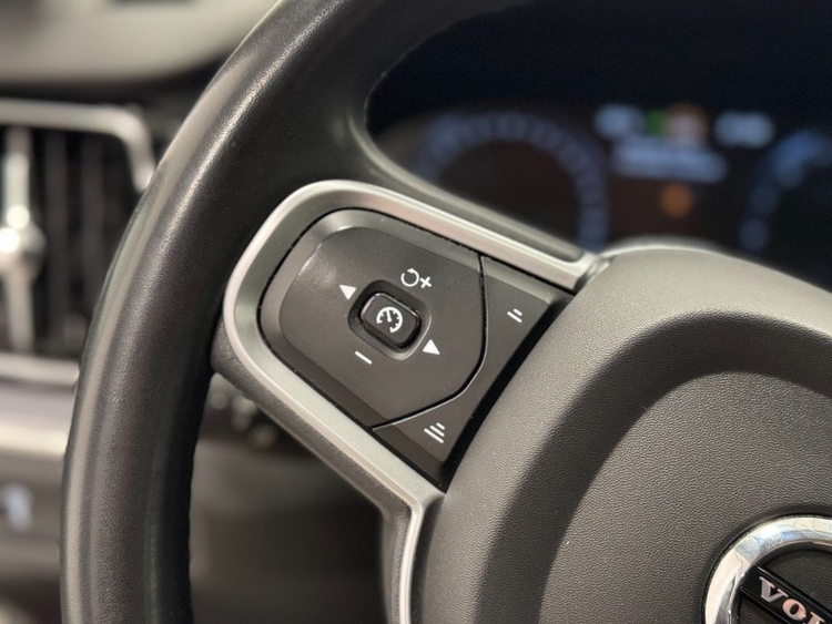 Volvo V60 2.0 B4 D MOMENTUM PRO AUTO foto 20
