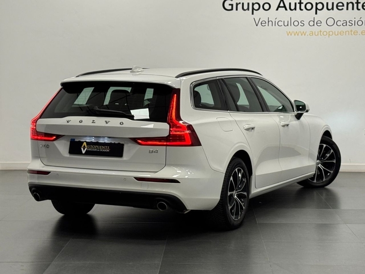 Volvo V60 2.0 B4 D MOMENTUM PRO AUTO foto 4