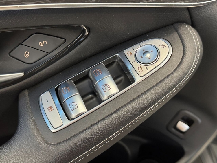 Mercedes GLC Coupé GLC 300D AMG foto 16