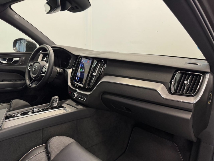 Volvo XC60 RECHARGE R-DESIGN AUTO foto 13