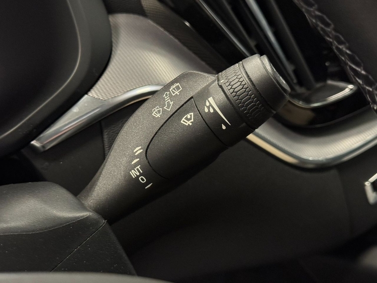 Volvo XC60 RECHARGE R-DESIGN AUTO foto 23