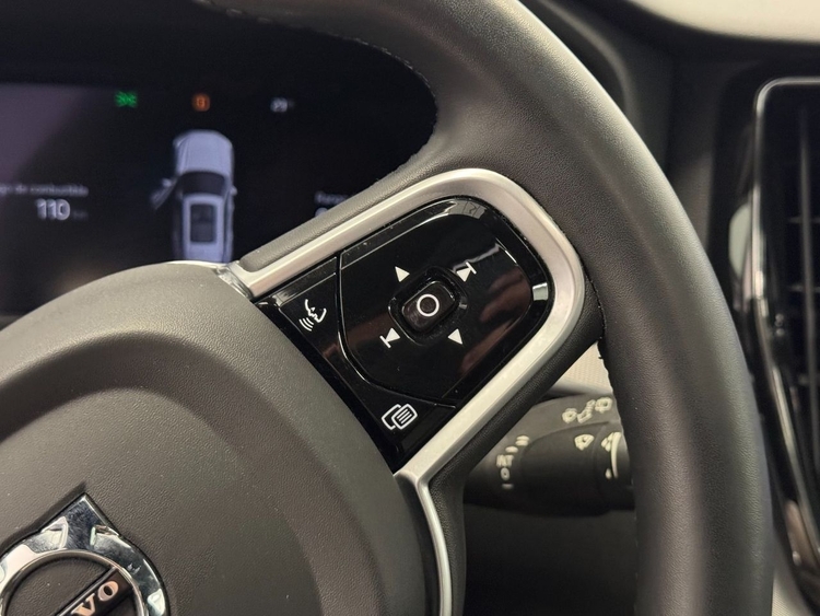 Volvo XC60 RECHARGE R-DESIGN AUTO foto 25