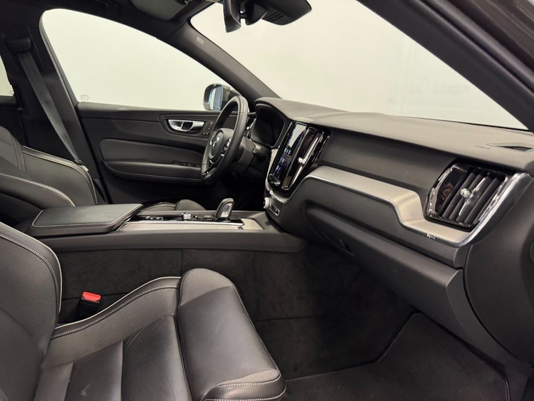 Volvo XC60 RECHARGE R-DESIGN AUTO foto 30
