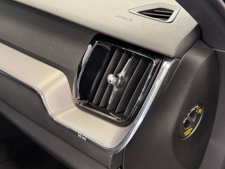 Volvo XC60 RECHARGE R-DESIGN AUTO foto 31