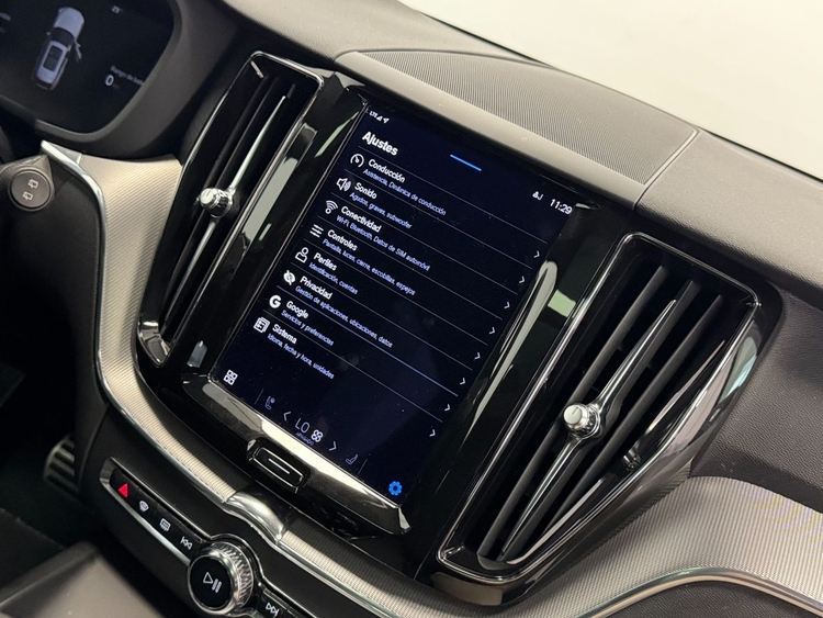 Volvo XC60 RECHARGE R-DESIGN AUTO foto 35