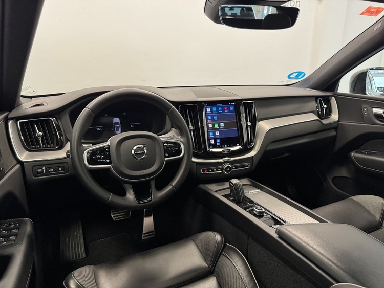 Volvo XC60 RECHARGE R-DESIGN AUTO foto 9