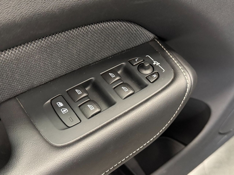 Volvo XC60 T6 RECHARGE PLUS DARK AUTO foto 16