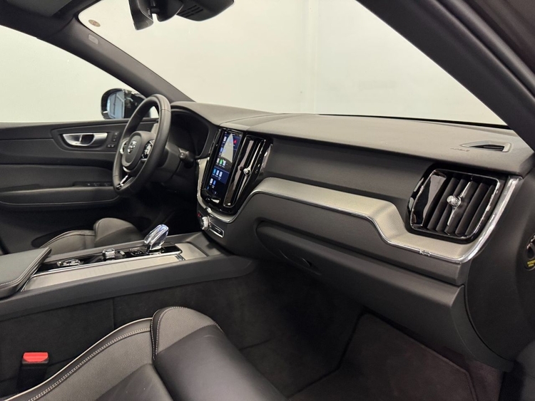Volvo XC60 T6 RECHARGE PLUS DARK AUTO foto 26