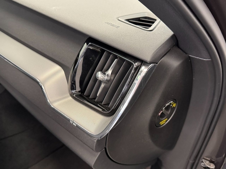 Volvo XC60 T6 RECHARGE PLUS DARK AUTO foto 29