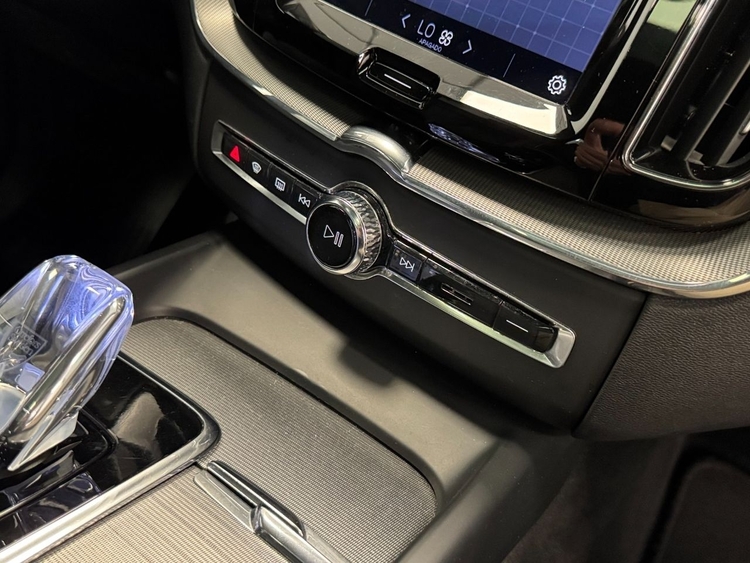 Volvo XC60 T6 RECHARGE PLUS DARK AUTO foto 35