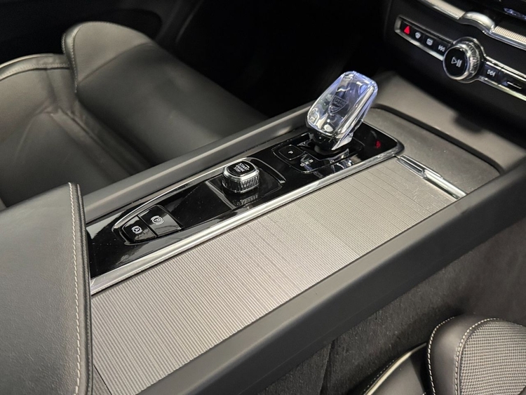 Volvo XC60 T6 RECHARGE PLUS DARK AUTO foto 37
